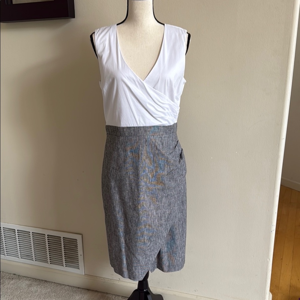 Elegant Gray Skirt